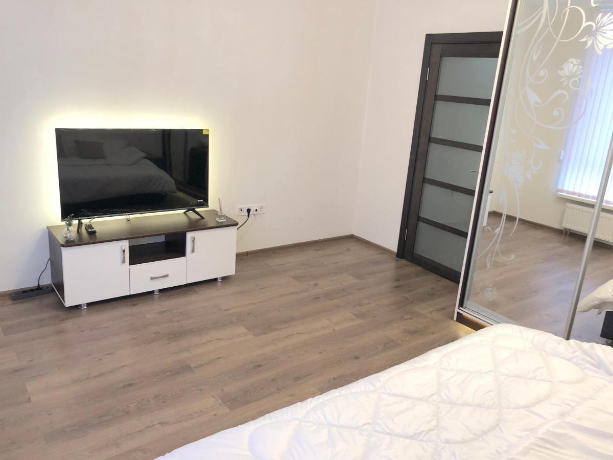 Apartament Жд Вокзал Пр Победы 67-В Метро Нивки Парк Шулявка Kijów Zewnętrze zdjęcie